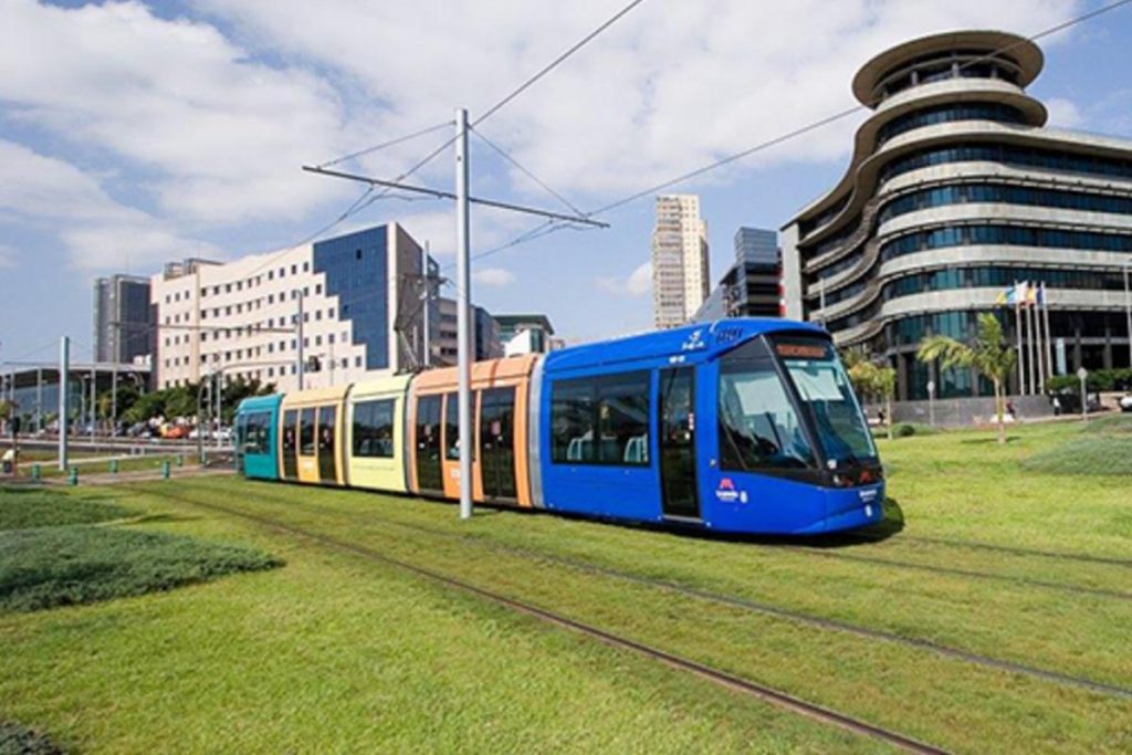 Consejos para Visitar Tenerife sin Coche Tranvia