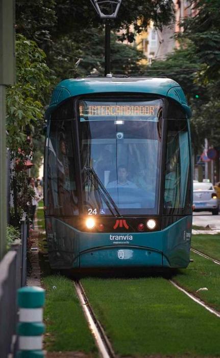 consejos para Visitar Tenerife sin Coche tranvia rf